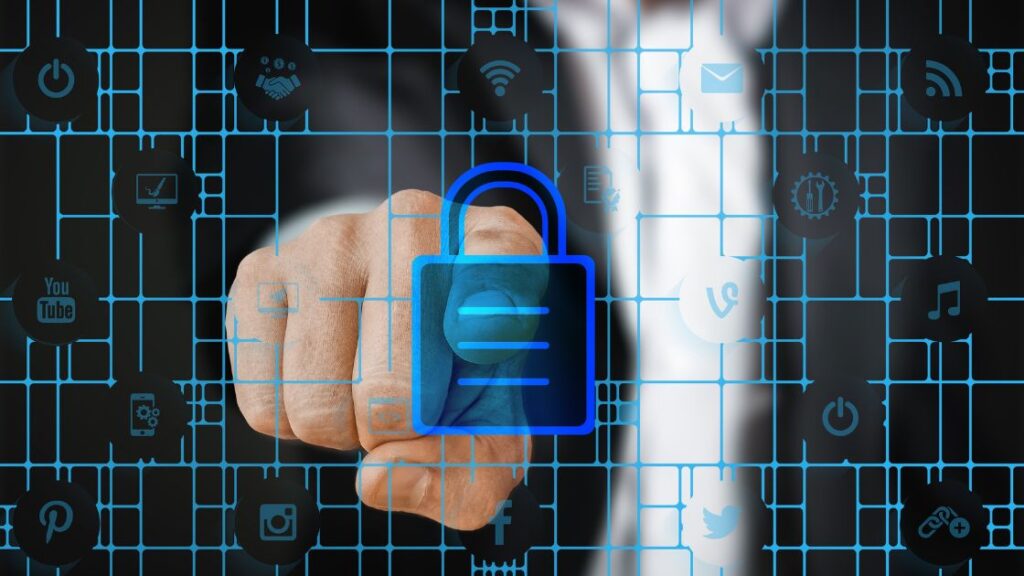Smart Security Home, lock clicking